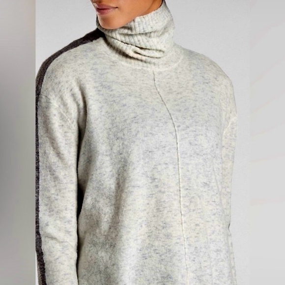 Athleta Soft Gray Turtleneck Sweater - Picture 8 of 8